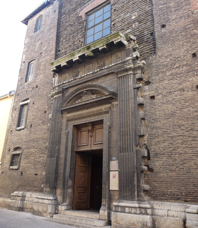chapelle-des-jesuites-portail